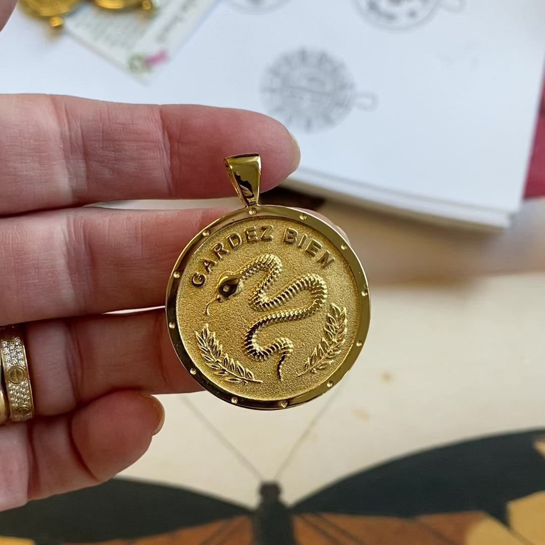 PROTECT JW Original Pendant Coin in Solid Gold