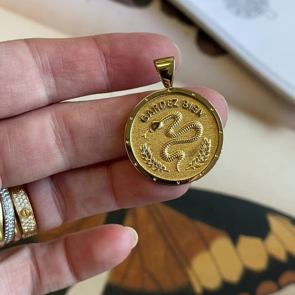 PROTECT JW Small Pendant Coin in Solid Gold