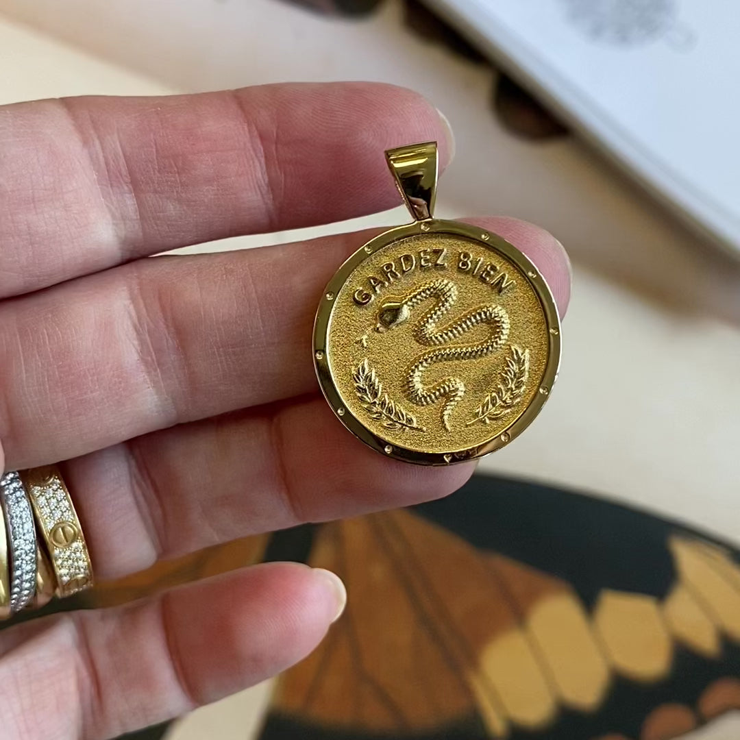 PROTECT JW Small Pendant Coin in Solid Gold